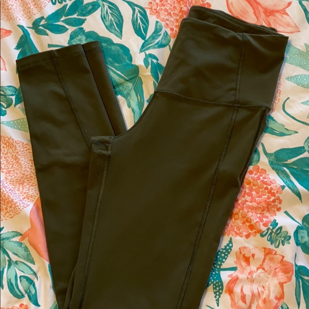 VS leggings army green size med.
